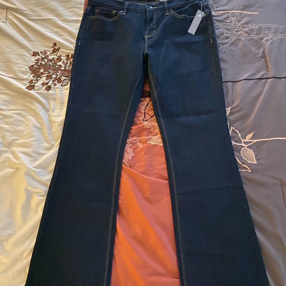 Curvy Bootcut Jeans